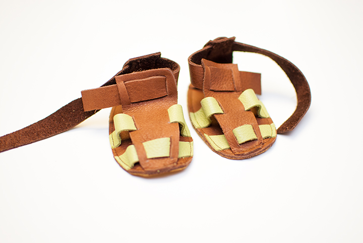 Embossed Pattern Leather Sandals White price in Saudi Arabia | Noon Saudi  Arabia | kanbkam