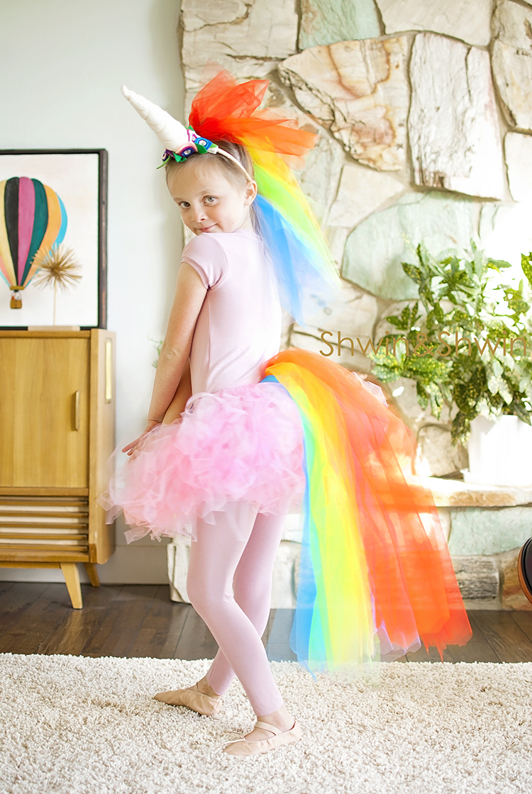 DIY Rainbow Unicorn Costume || #Unicorn #Costume #Halloween
